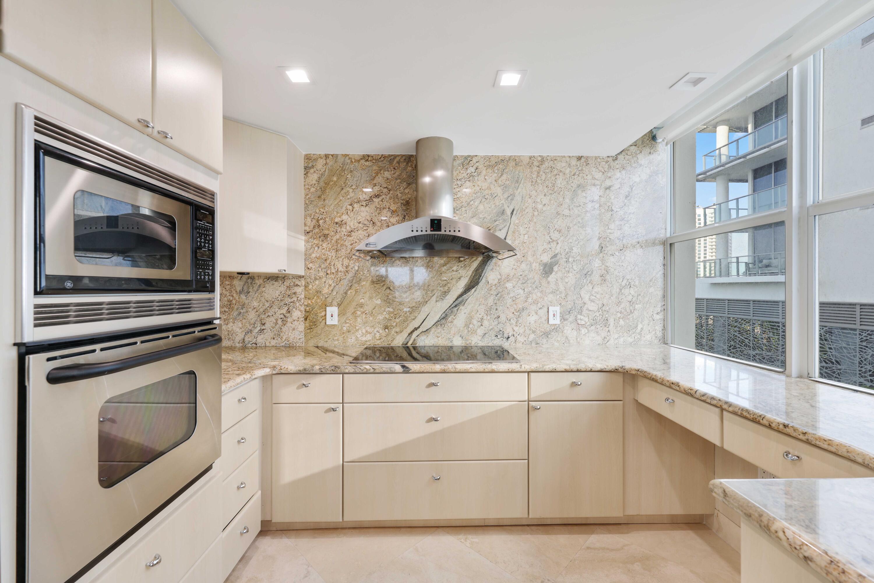 511 Bayshore Drive 401