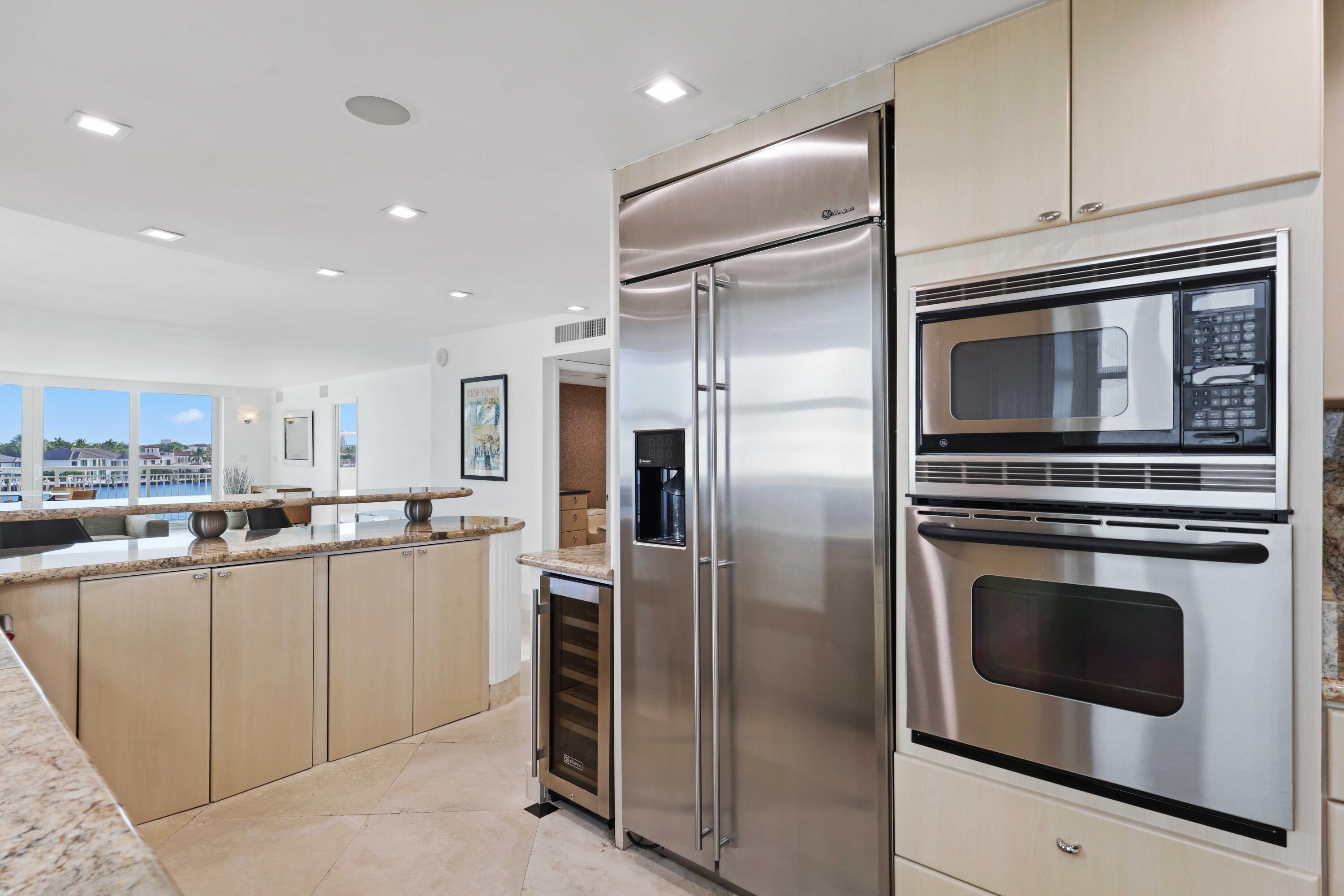 511 Bayshore Drive 401