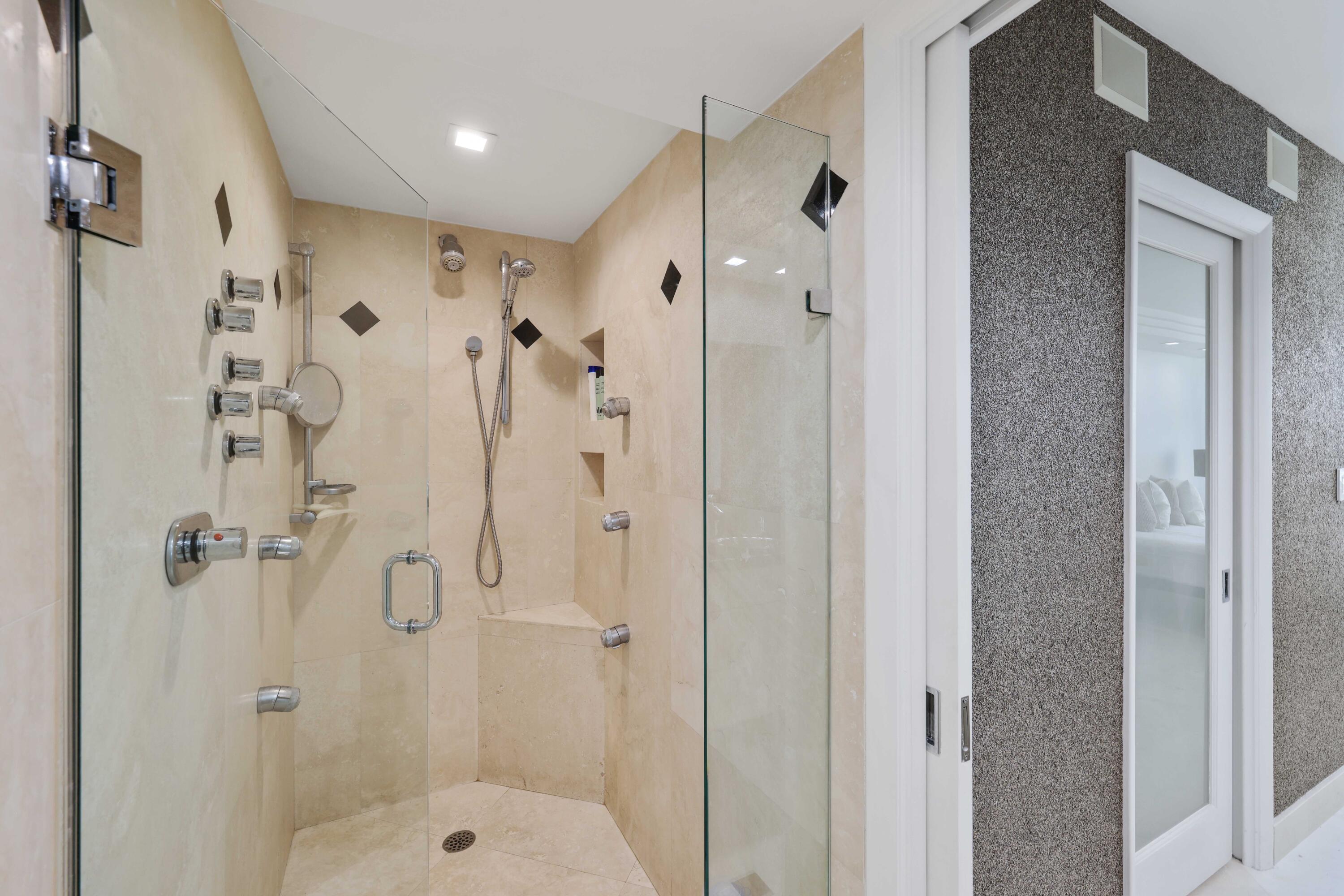 511 Bayshore Drive 401