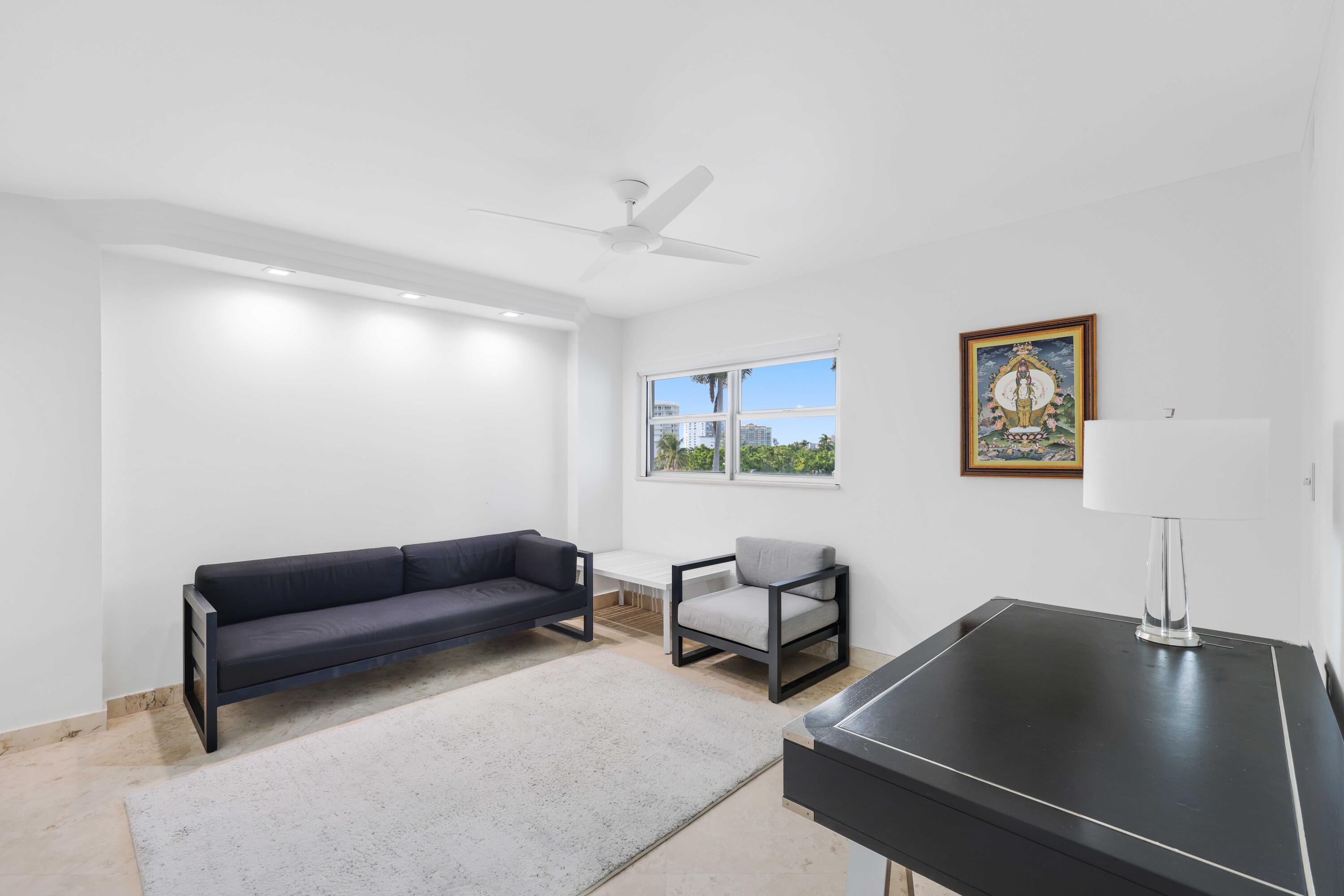 511 Bayshore Drive 401