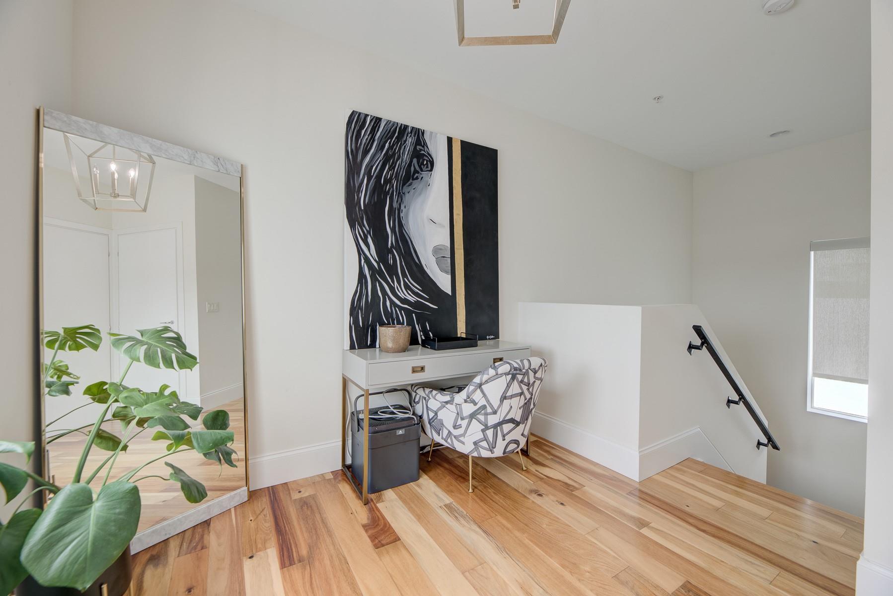 706 NE 3rd Ave 706