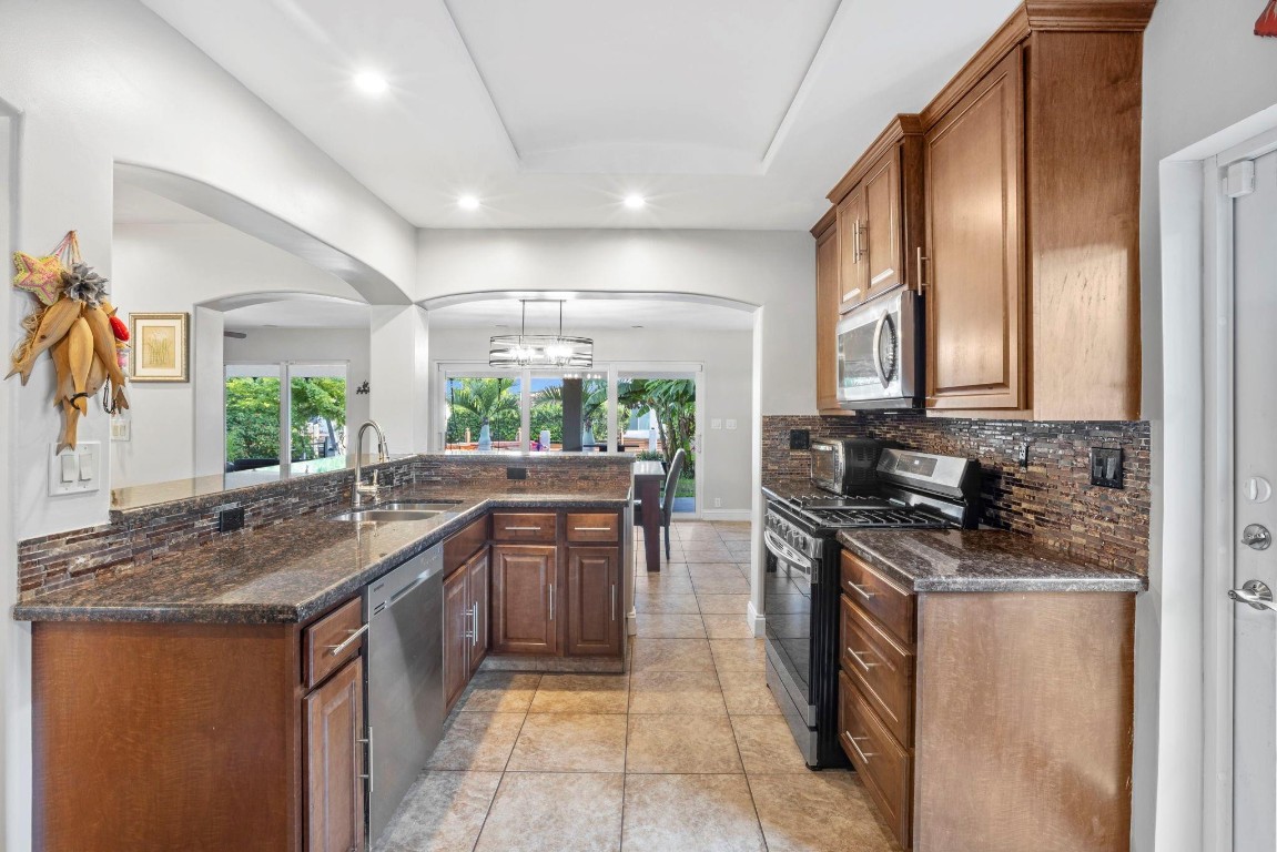 1200 Citrus Isle