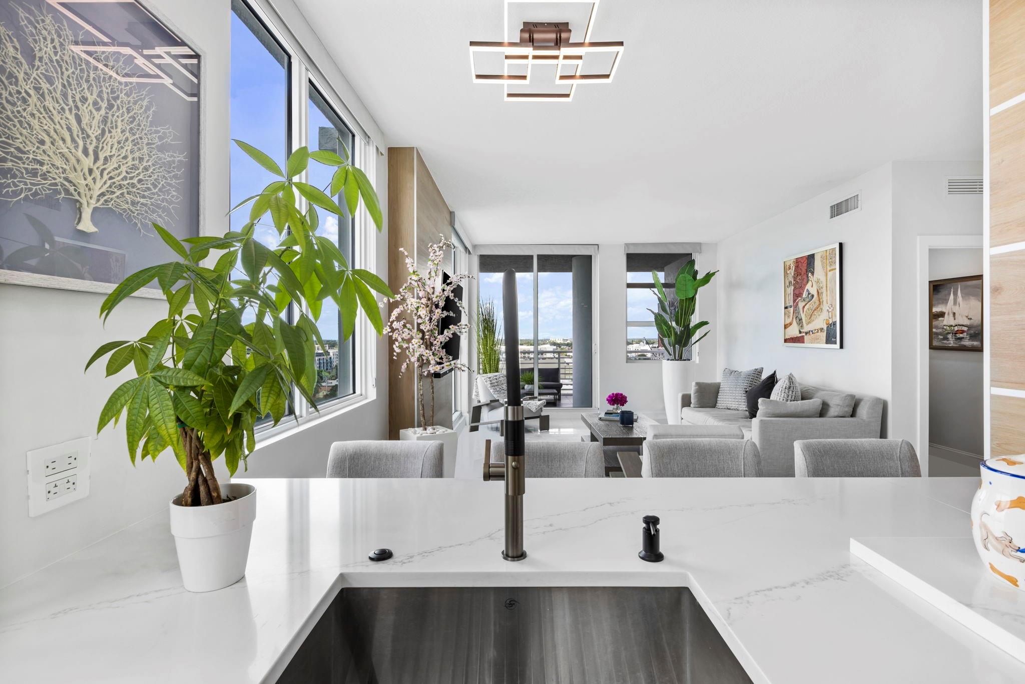 315 NE 3rd Ave 1001