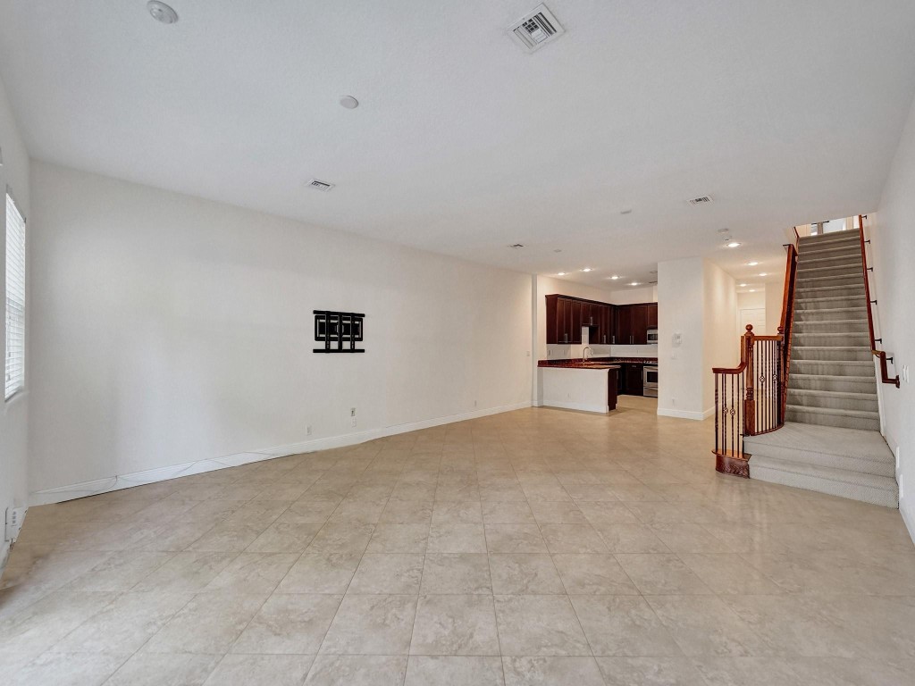 1117 NE 14th Ave