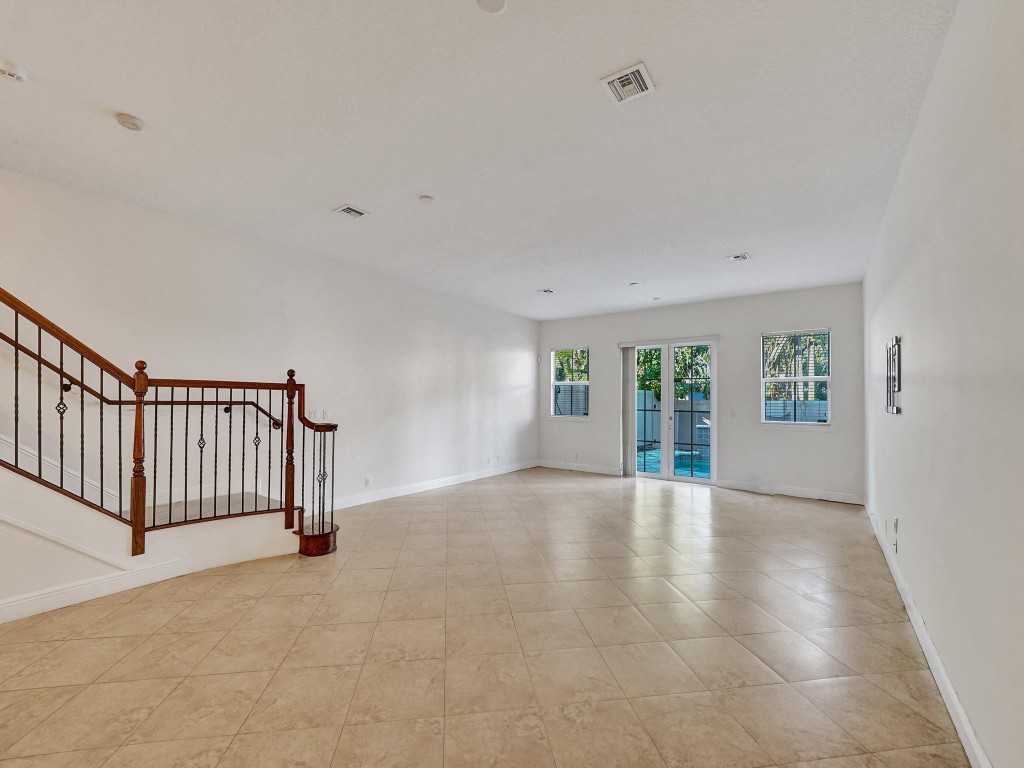 1117 NE 14th Ave