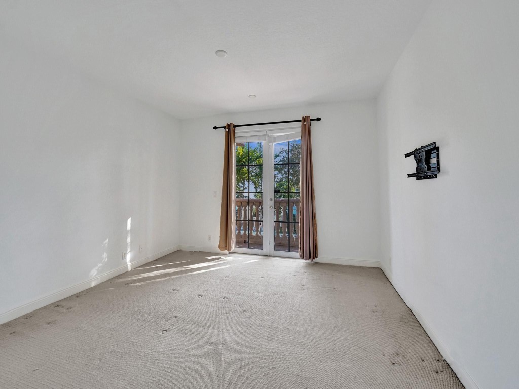 1117 NE 14th Ave