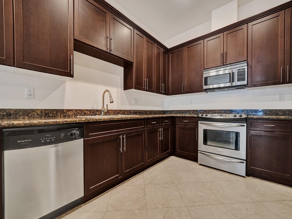 1117 NE 14th Ave