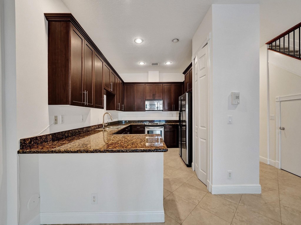 1117 NE 14th Ave