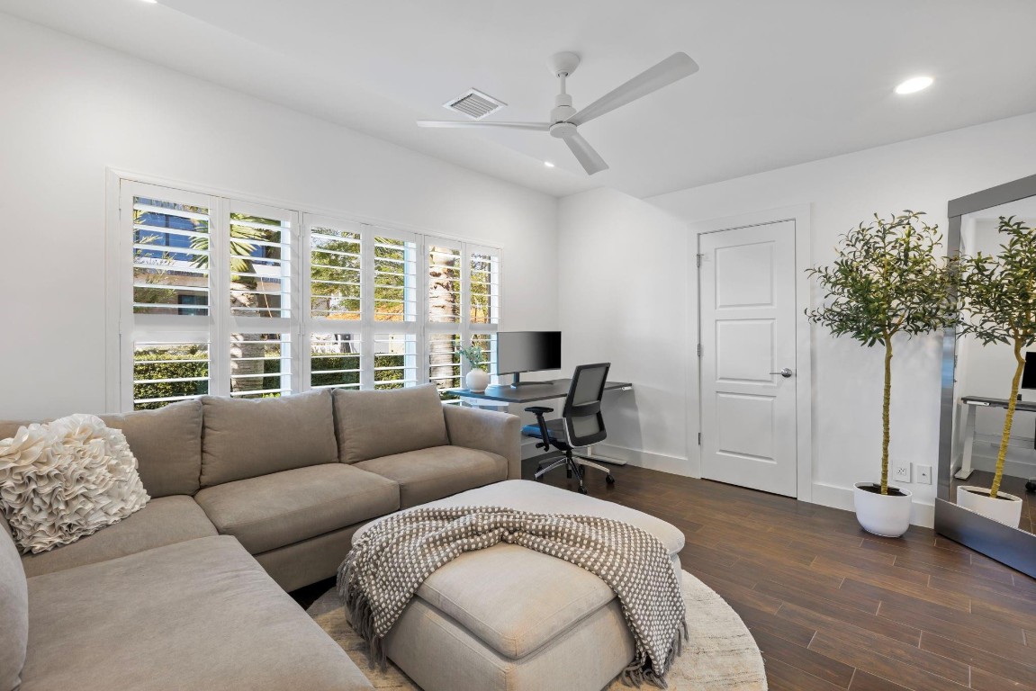 530 Middle River Drive