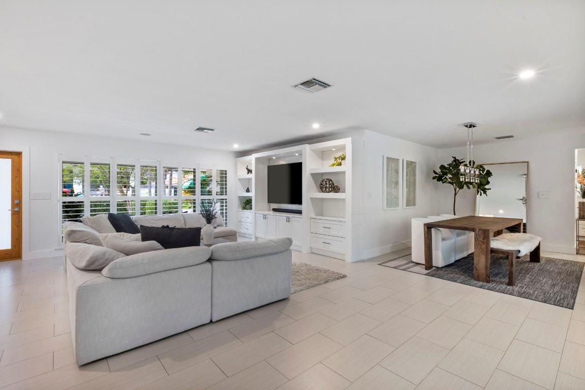 530 Middle River Drive