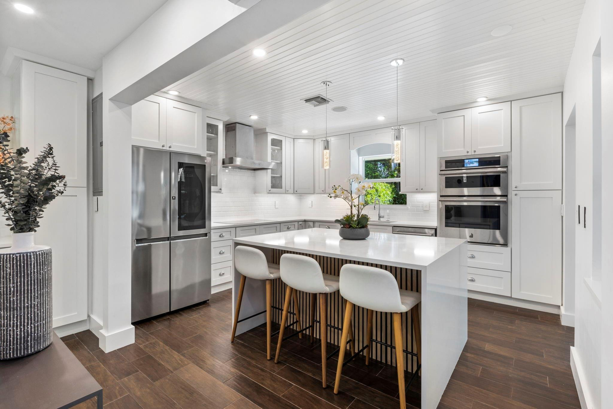 530 Middle River Drive