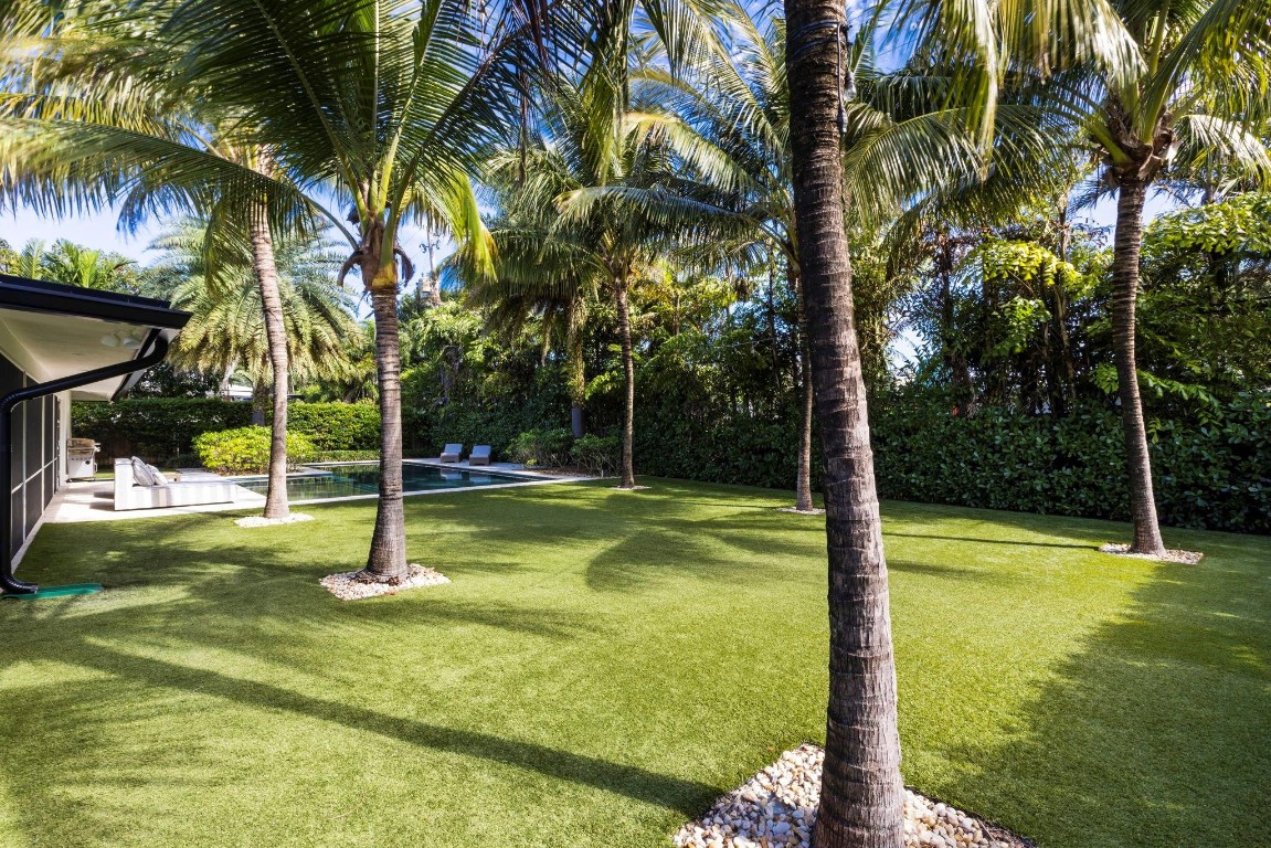 530 Middle River Drive