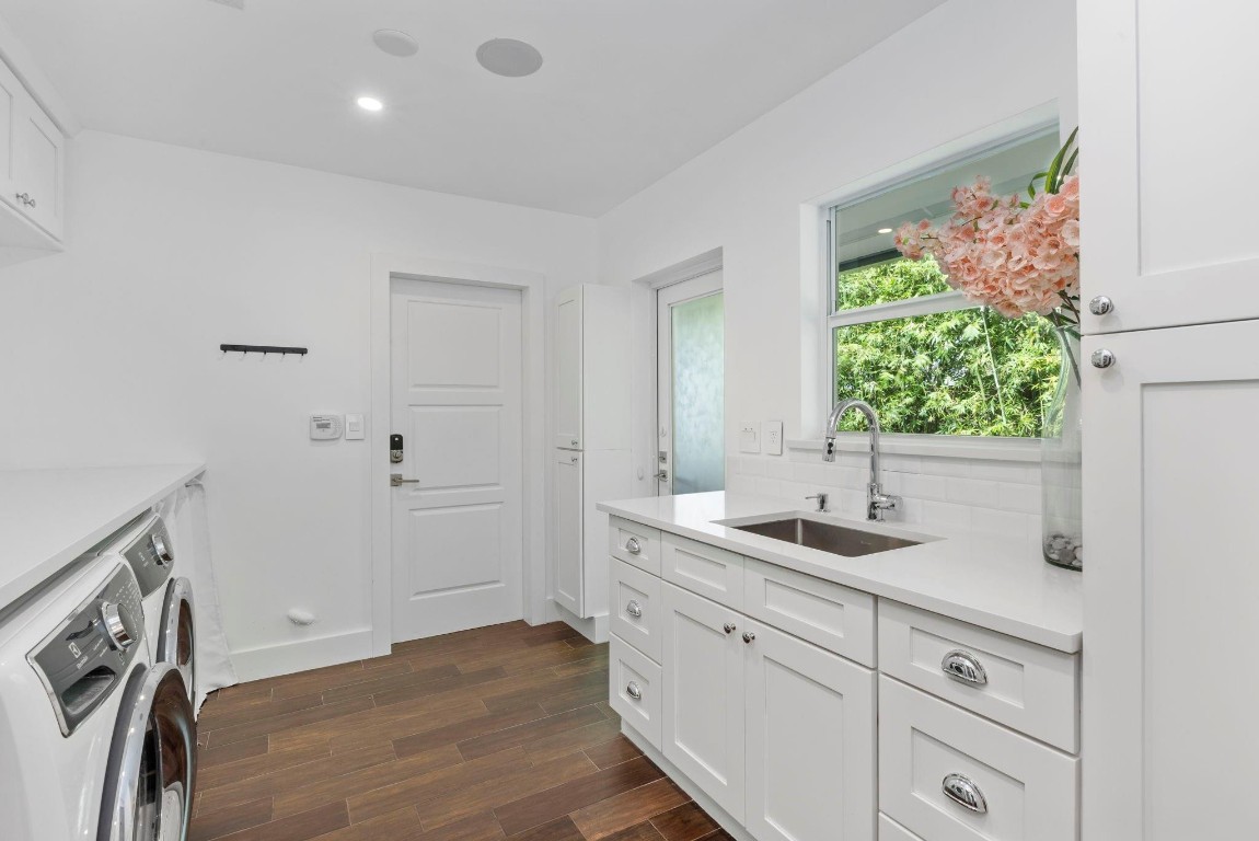 530 Middle River Drive