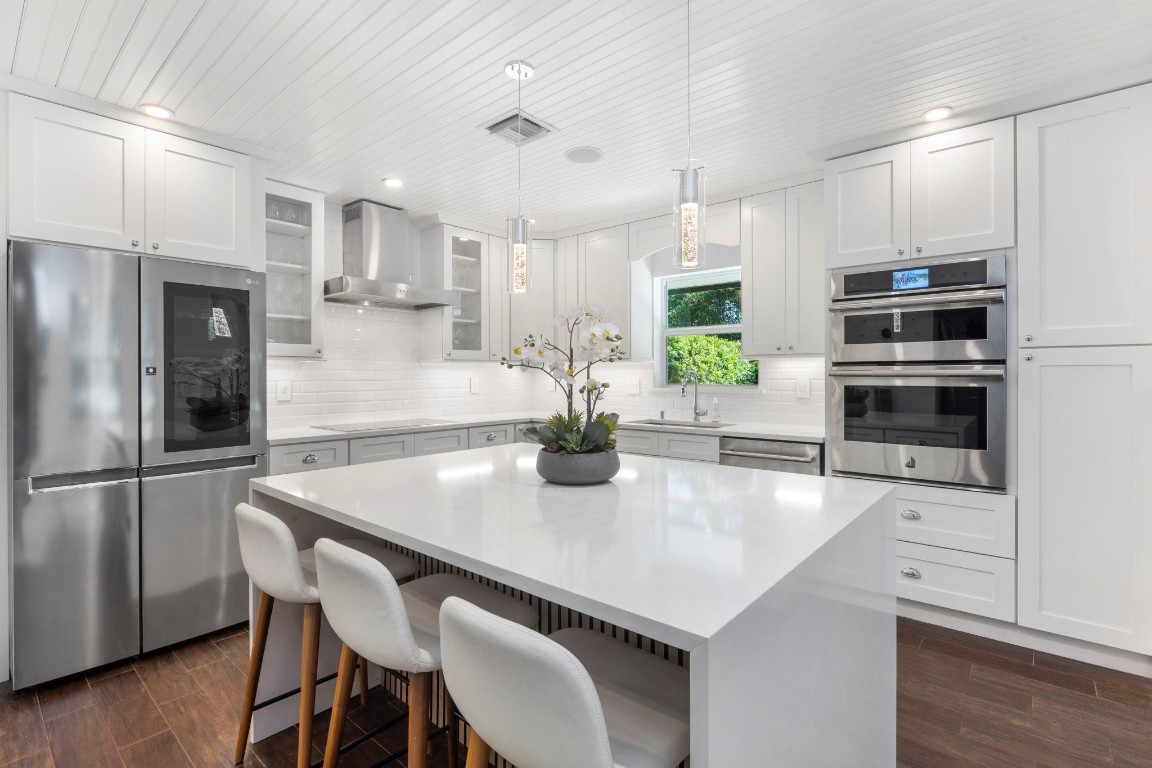 530 Middle River Drive