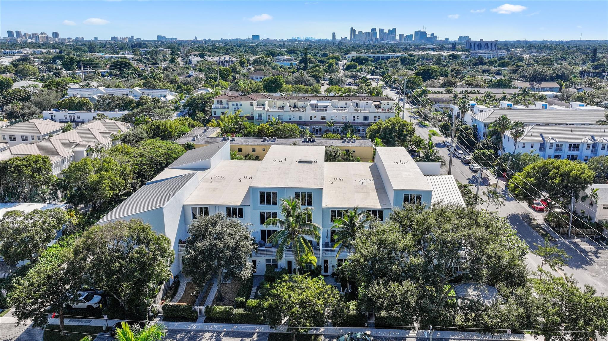 2760 NE 8th Ave 2760