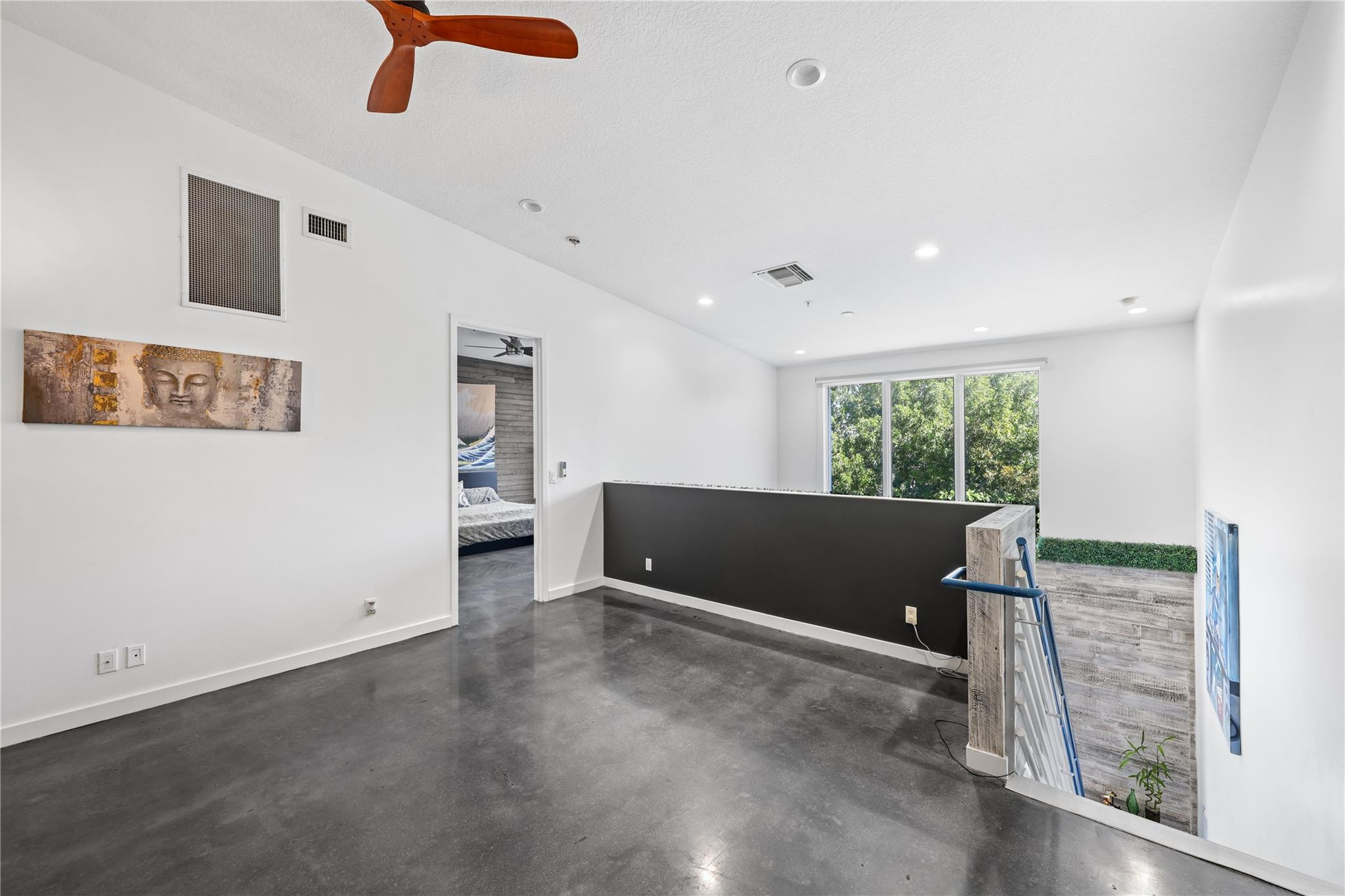 2760 NE 8th Ave 2760