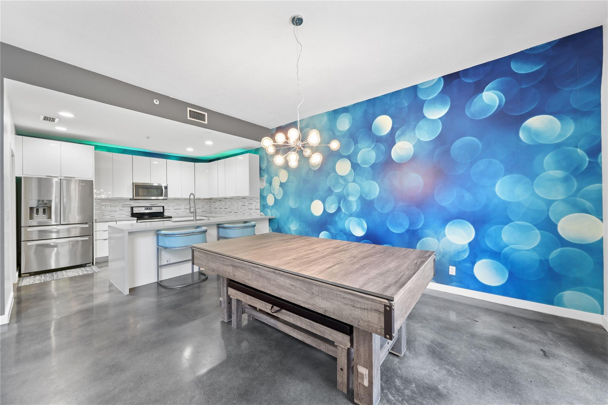 2760 NE 8th Ave 2760