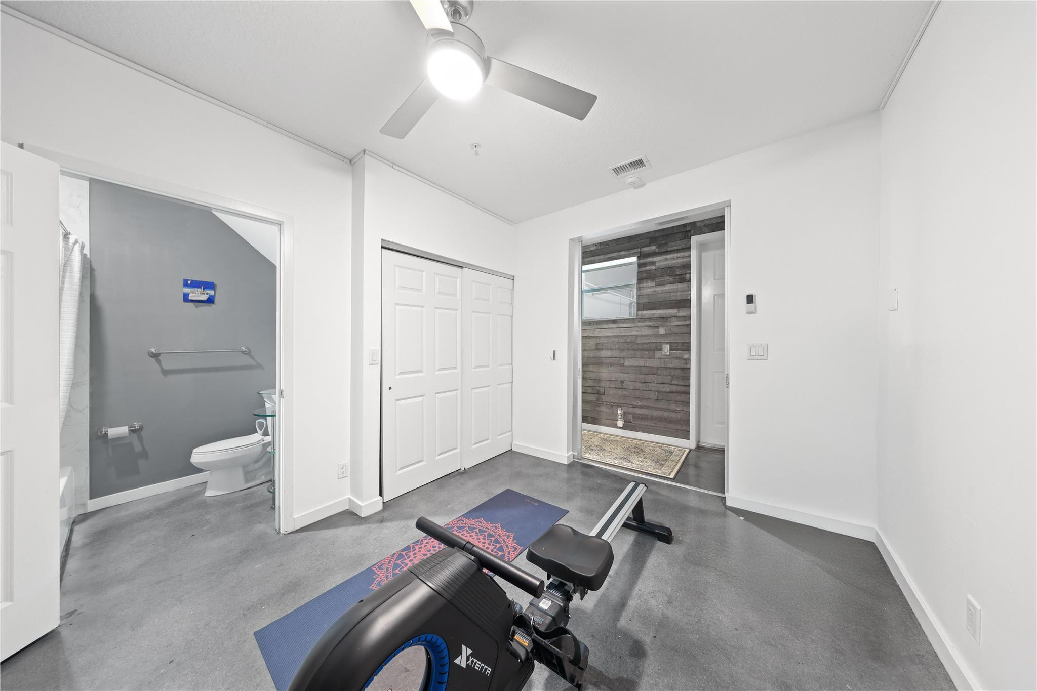 2760 NE 8th Ave 2760