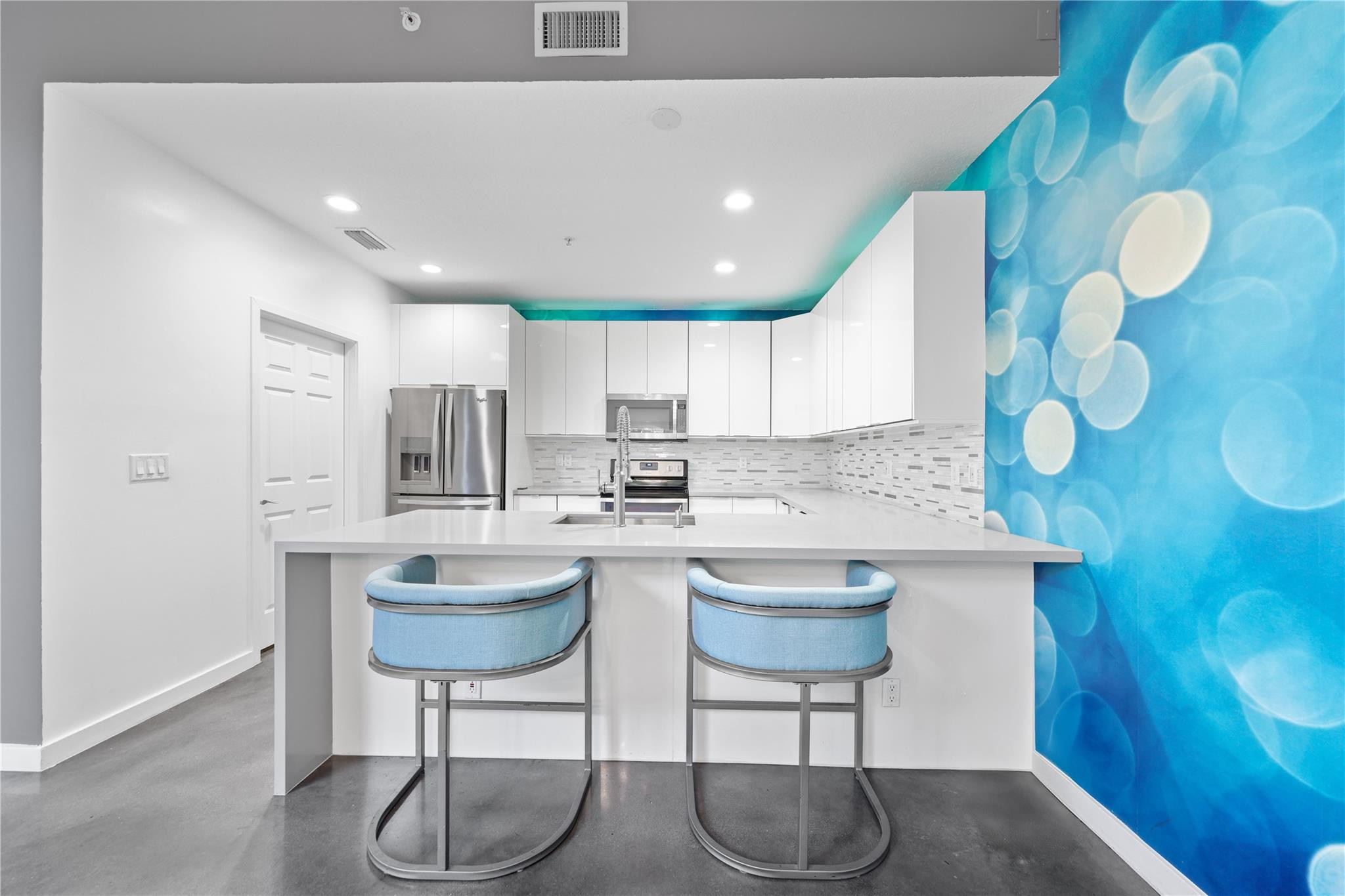 2760 NE 8th Ave 2760