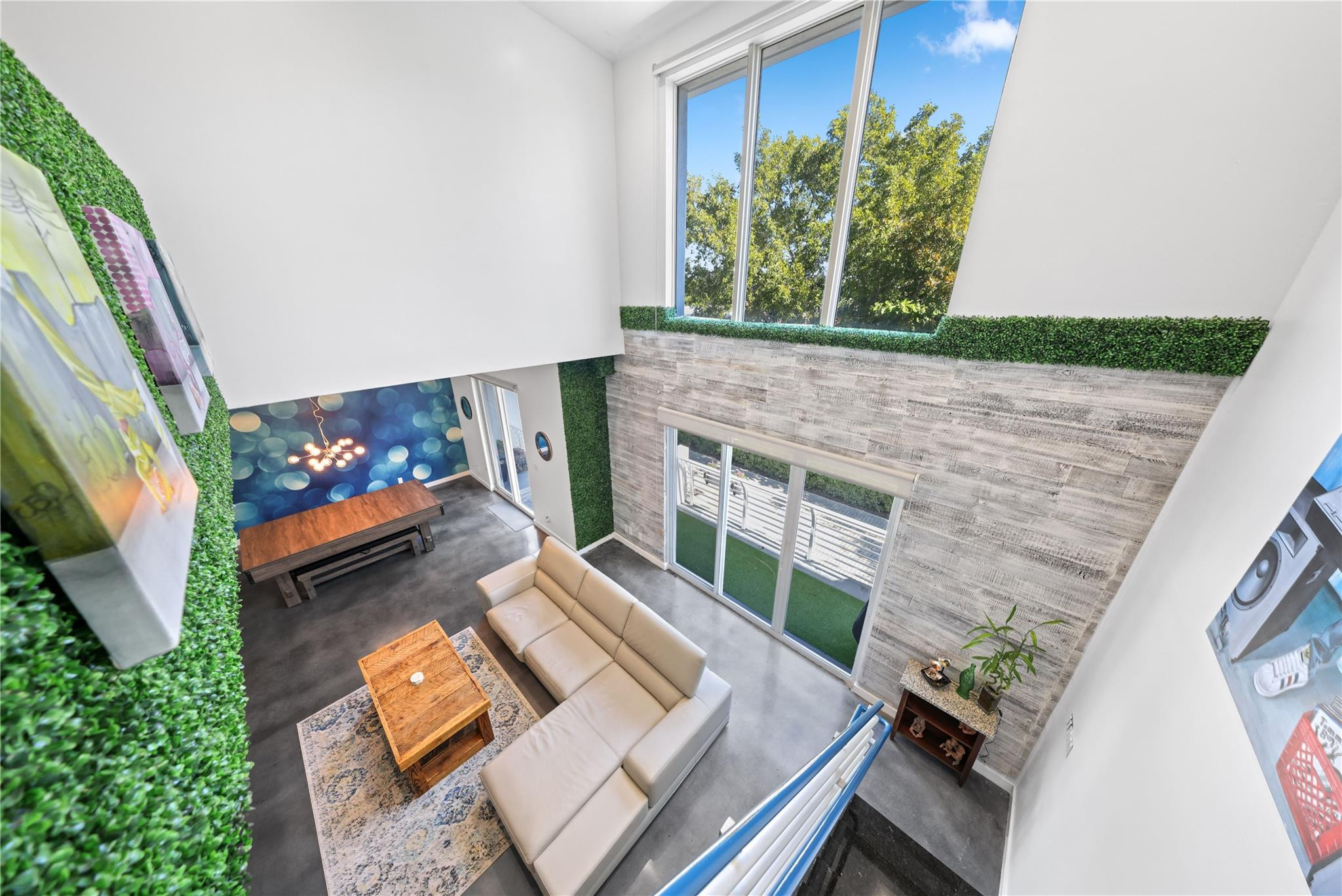 2760 NE 8th Ave 2760