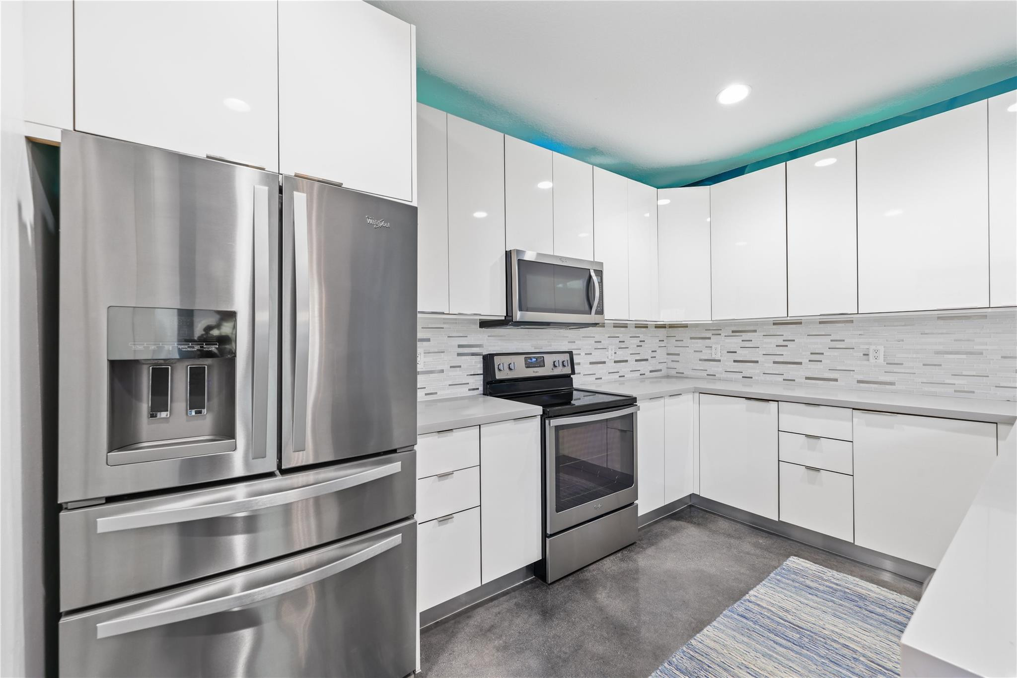 2760 NE 8th Ave 2760
