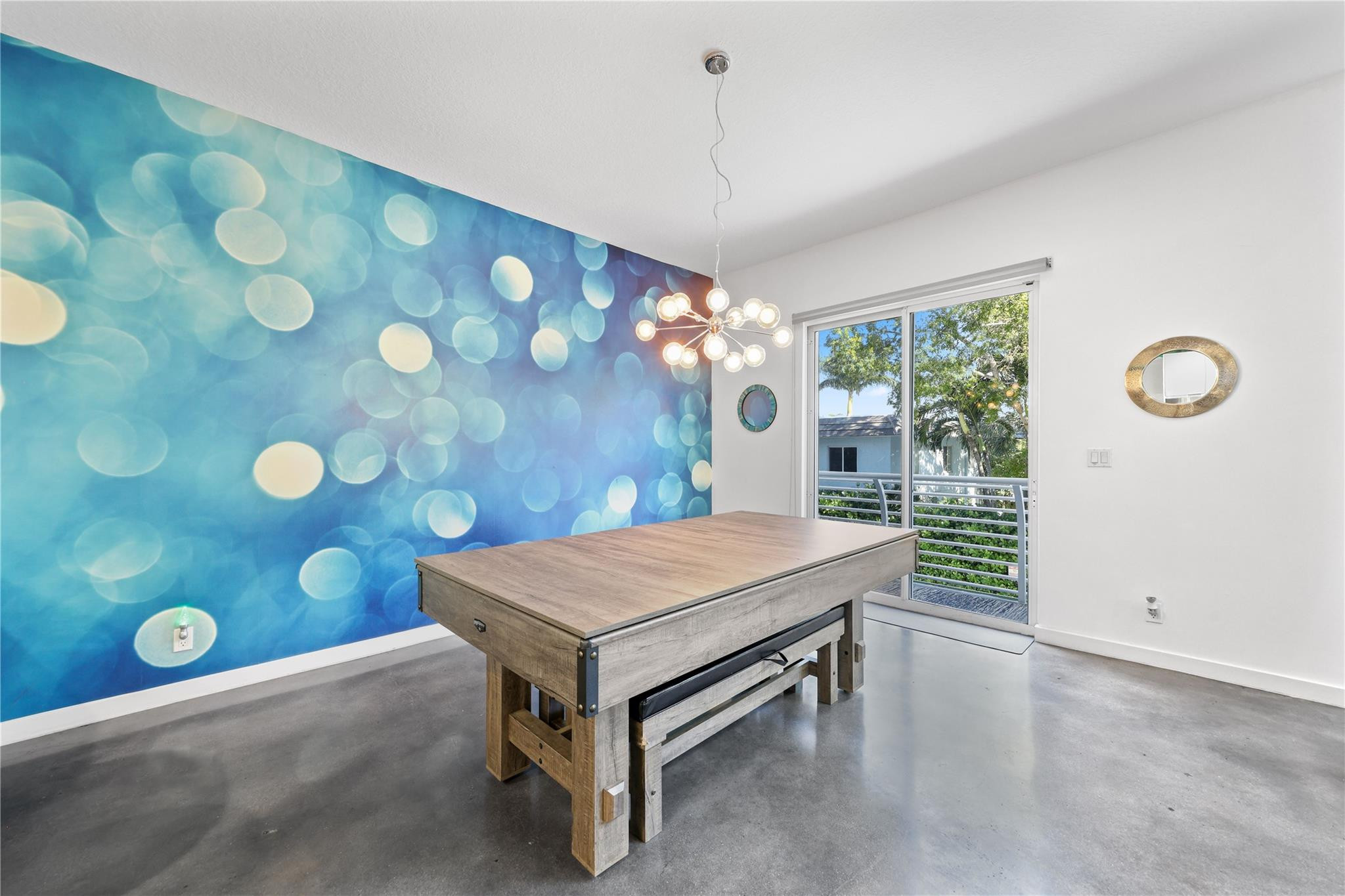 2760 NE 8th Ave 2760
