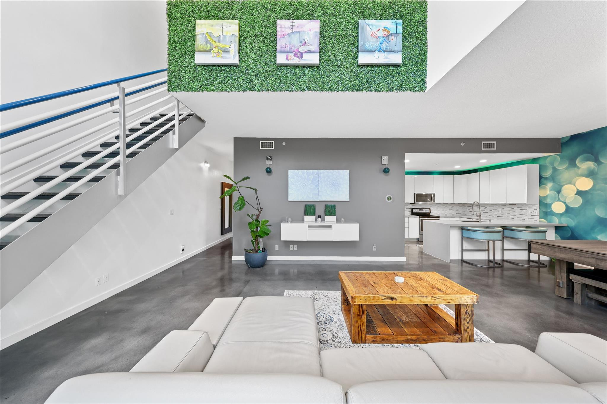 2760 NE 8th Ave 2760