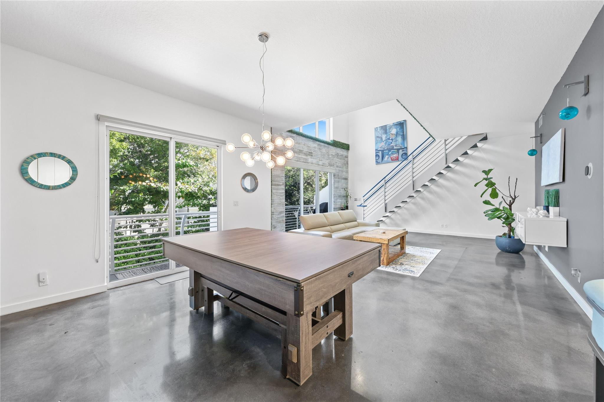 2760 NE 8th Ave 2760