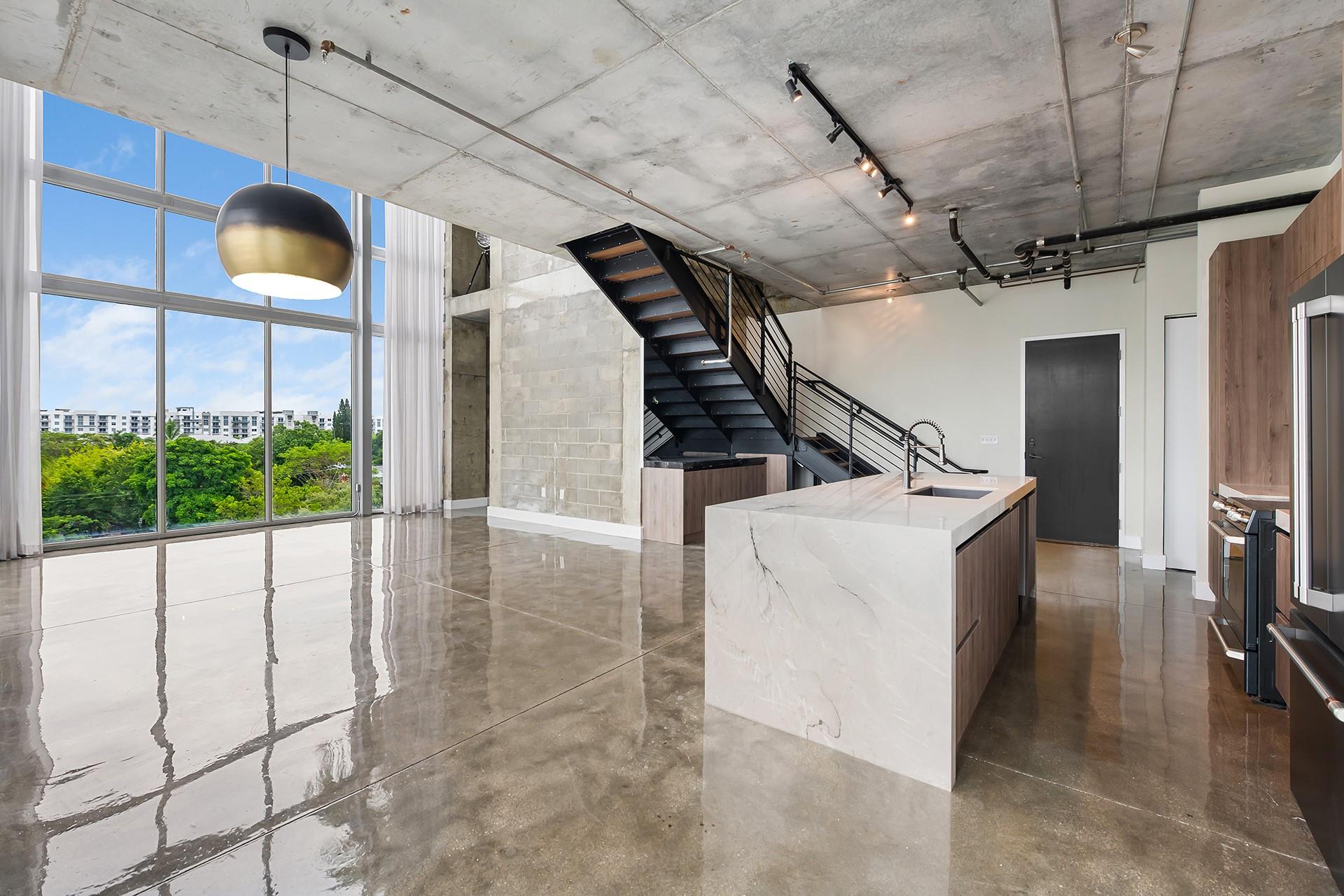 445 N Andrews Ave 402