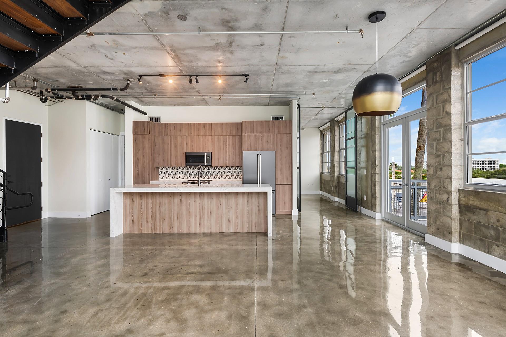 445 N Andrews Ave 402