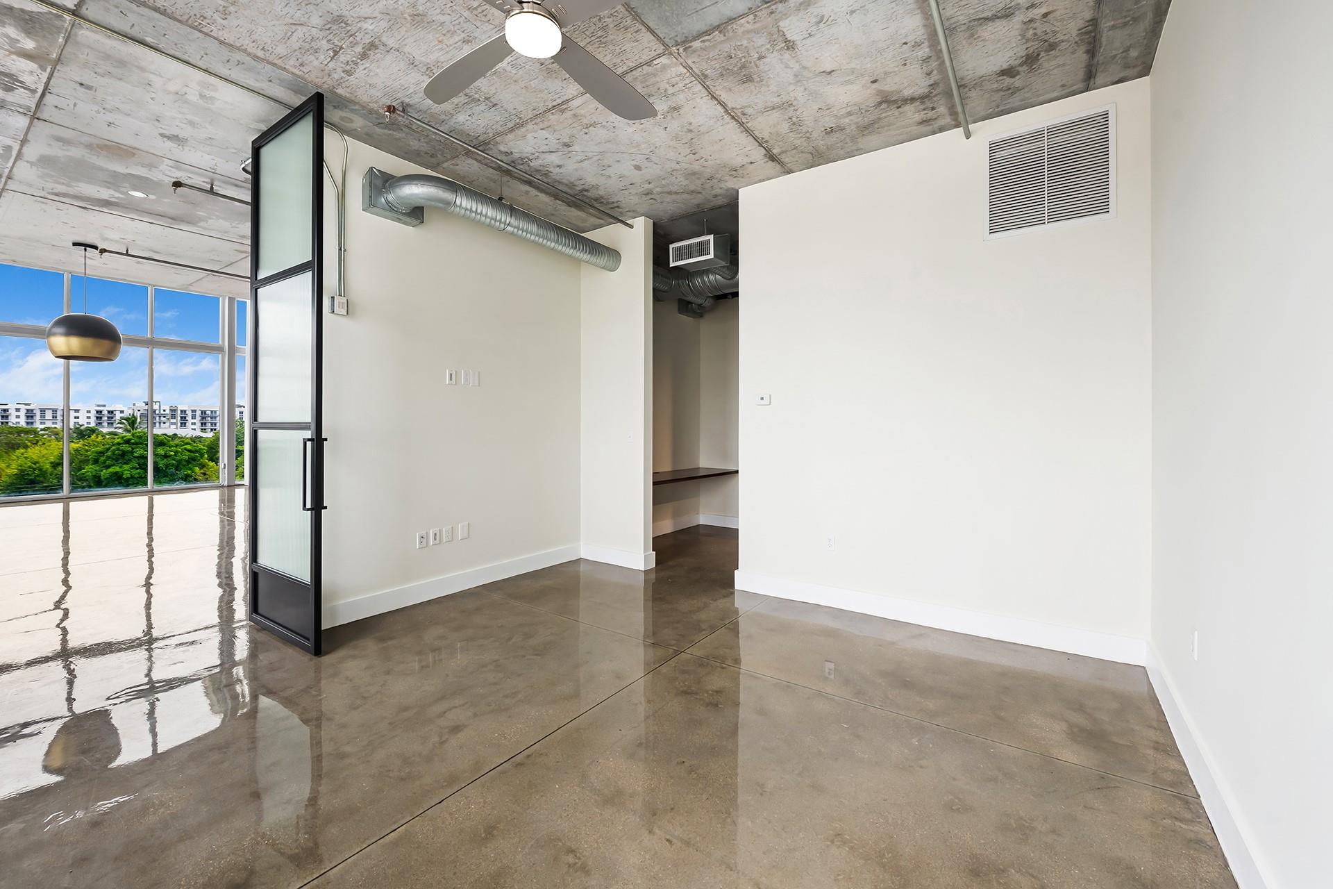 445 N Andrews Ave 402