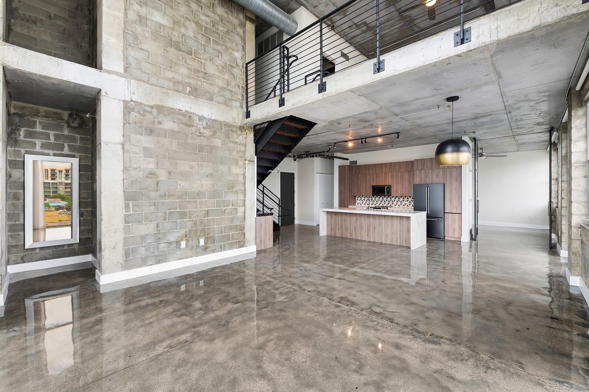 445 N Andrews Ave 402