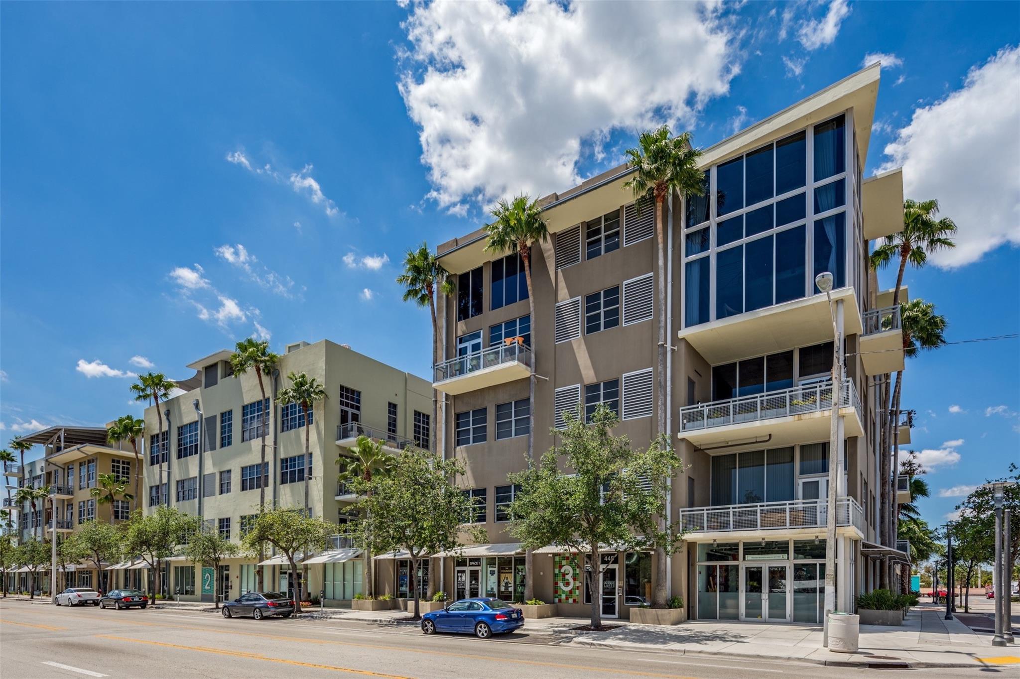 445 N Andrews Ave 402