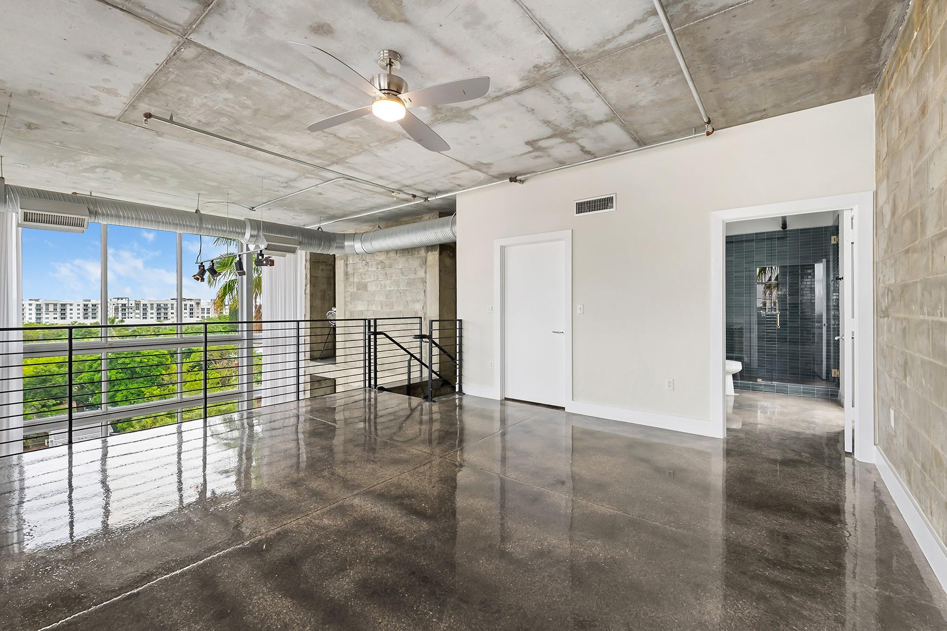 445 N Andrews Ave 402