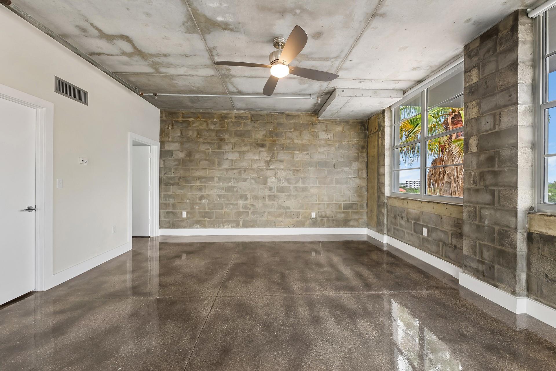 445 N Andrews Ave 402