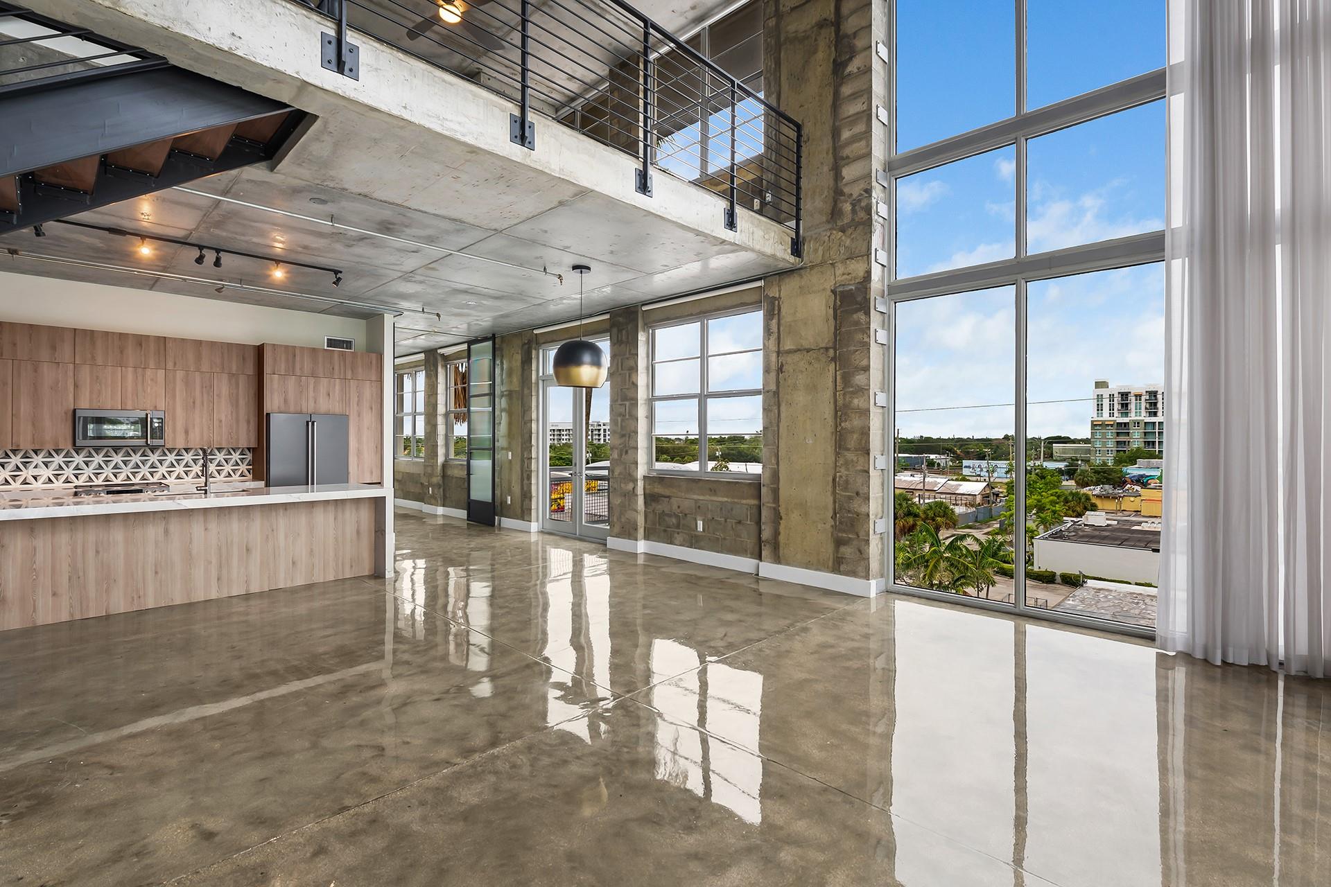 445 N Andrews Ave 402