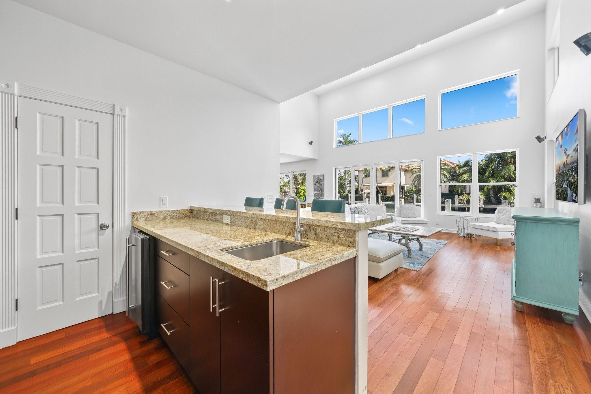 808 Solar Isle Dr