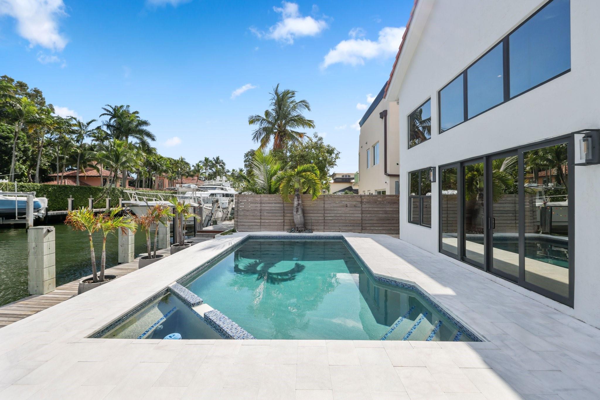 808 Solar Isle Dr