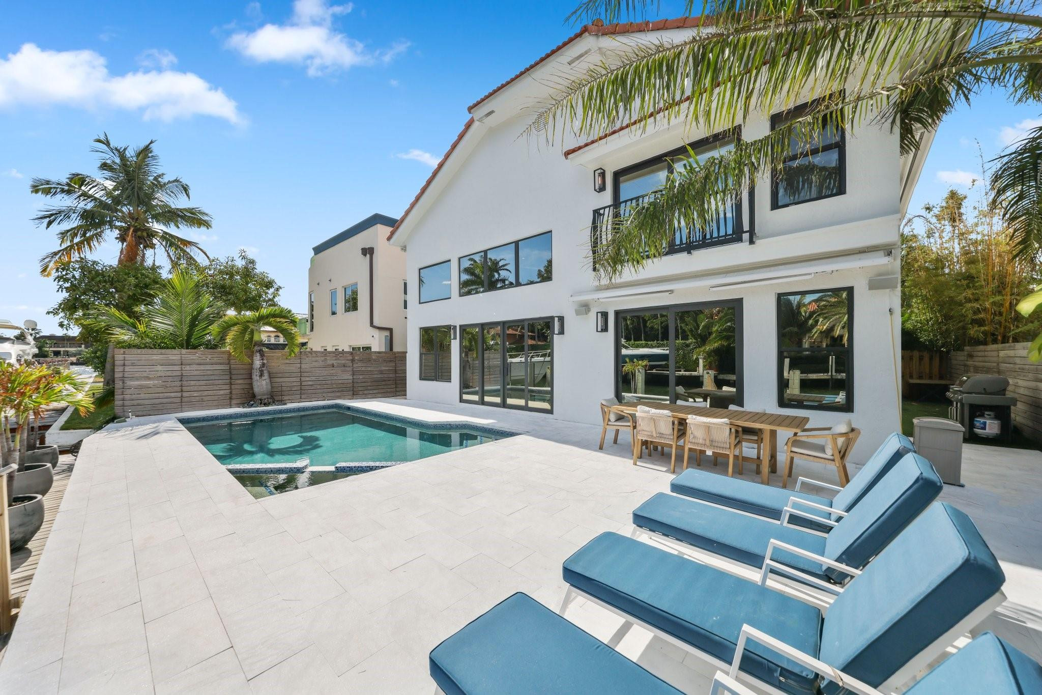 808 Solar Isle Dr