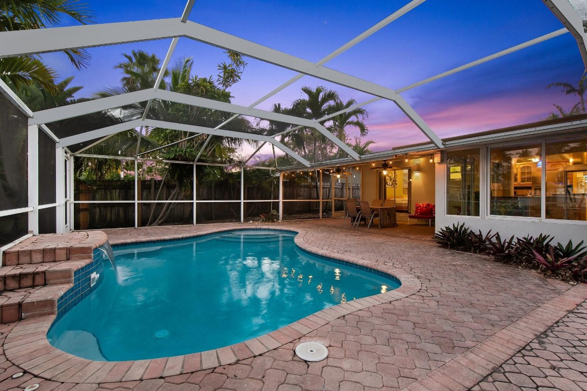 2430 Bimini Ln