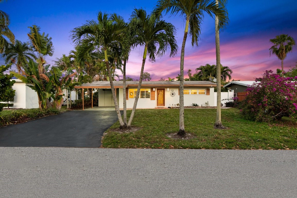 2430 Bimini Ln