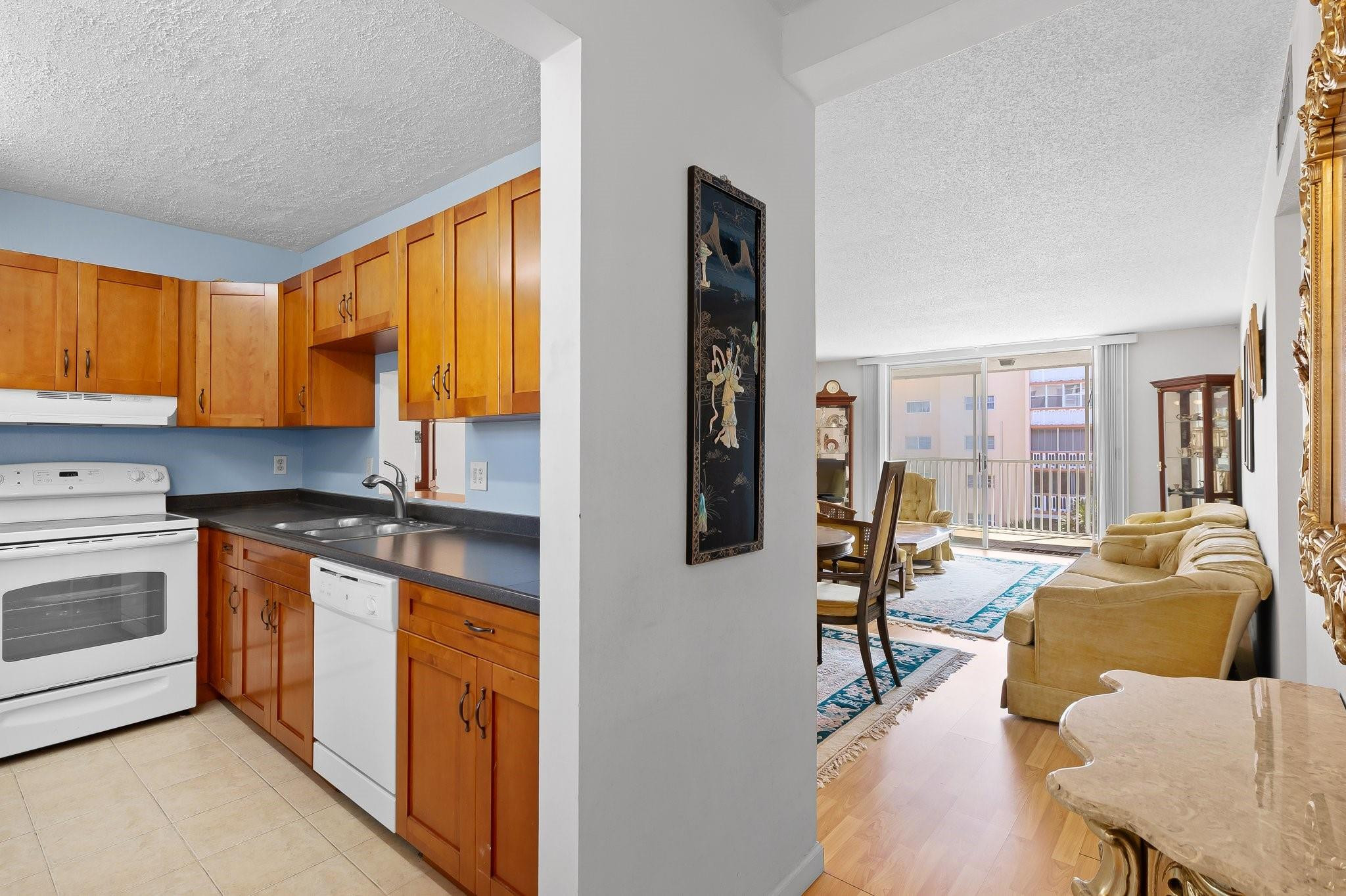 619 NE 14th Ave 508