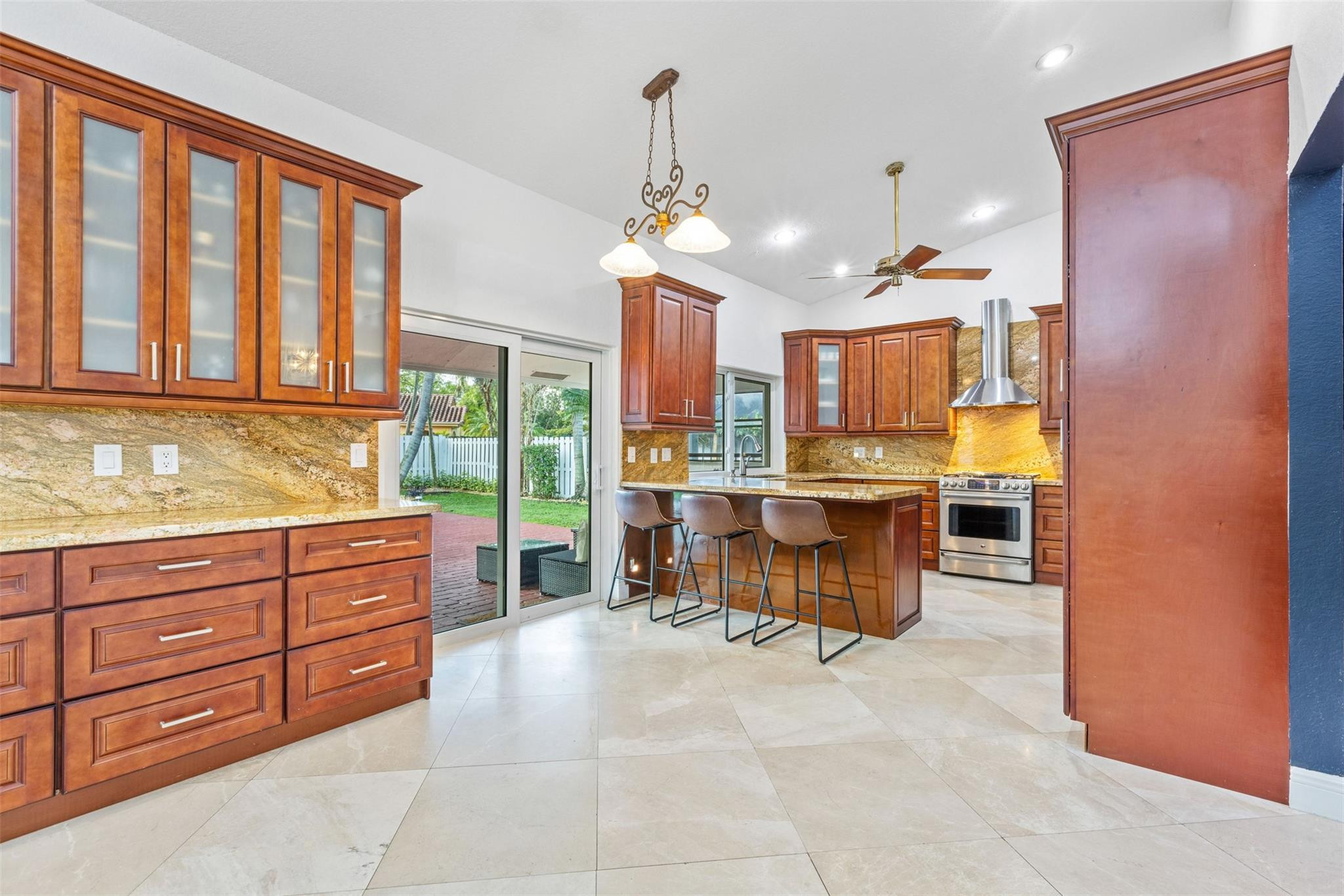 9600 NW 18th St