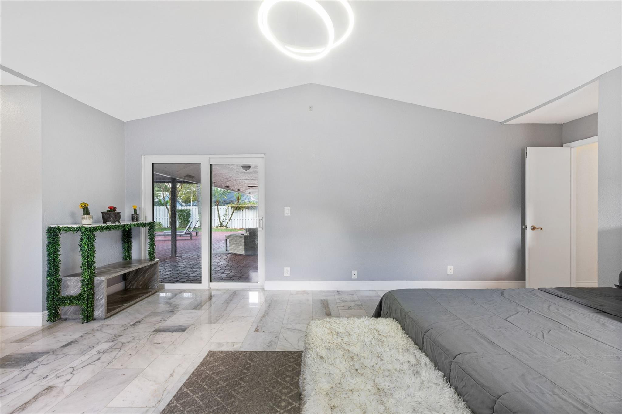 9600 NW 18th St
