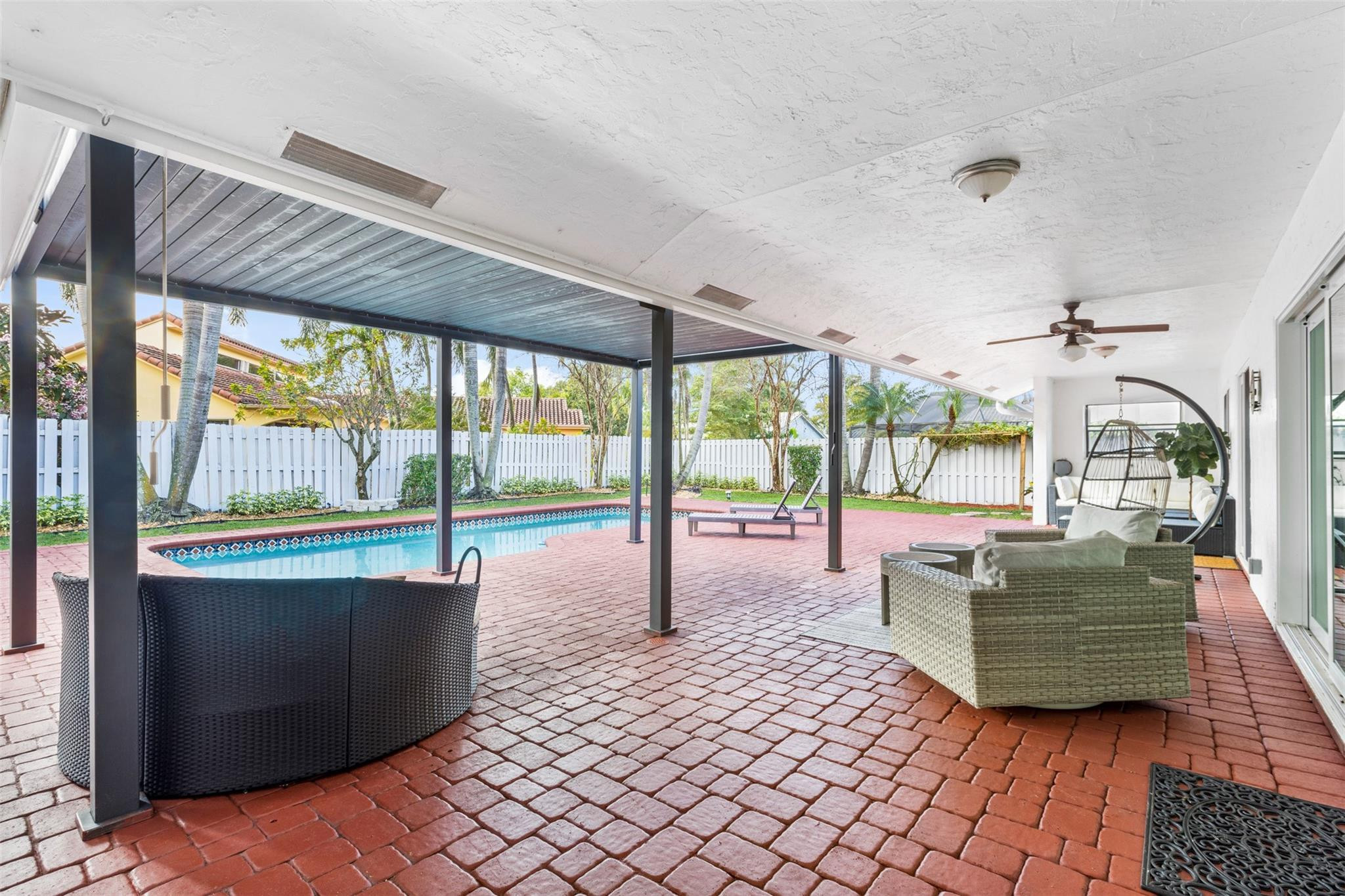 9600 NW 18th St