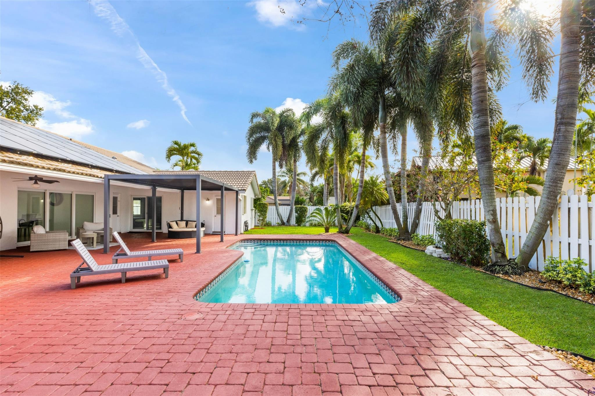 9600 NW 18th St