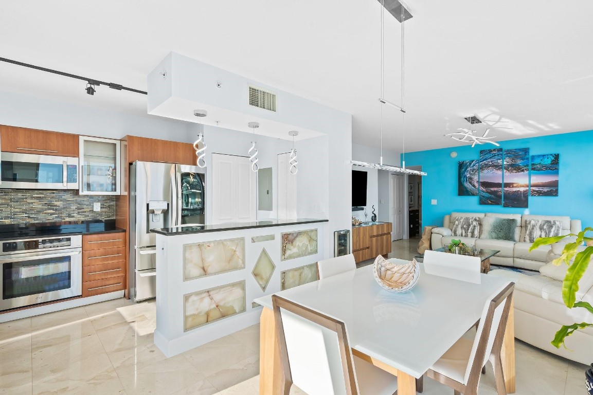 600 W Las Olas Blvd 1207S