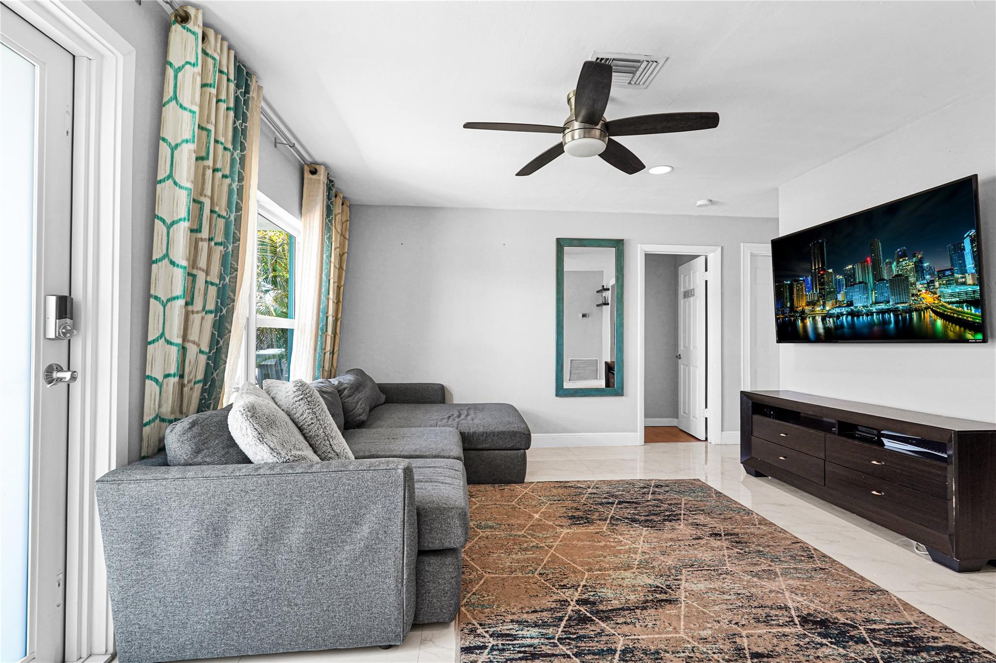 320 NW 51st Ct