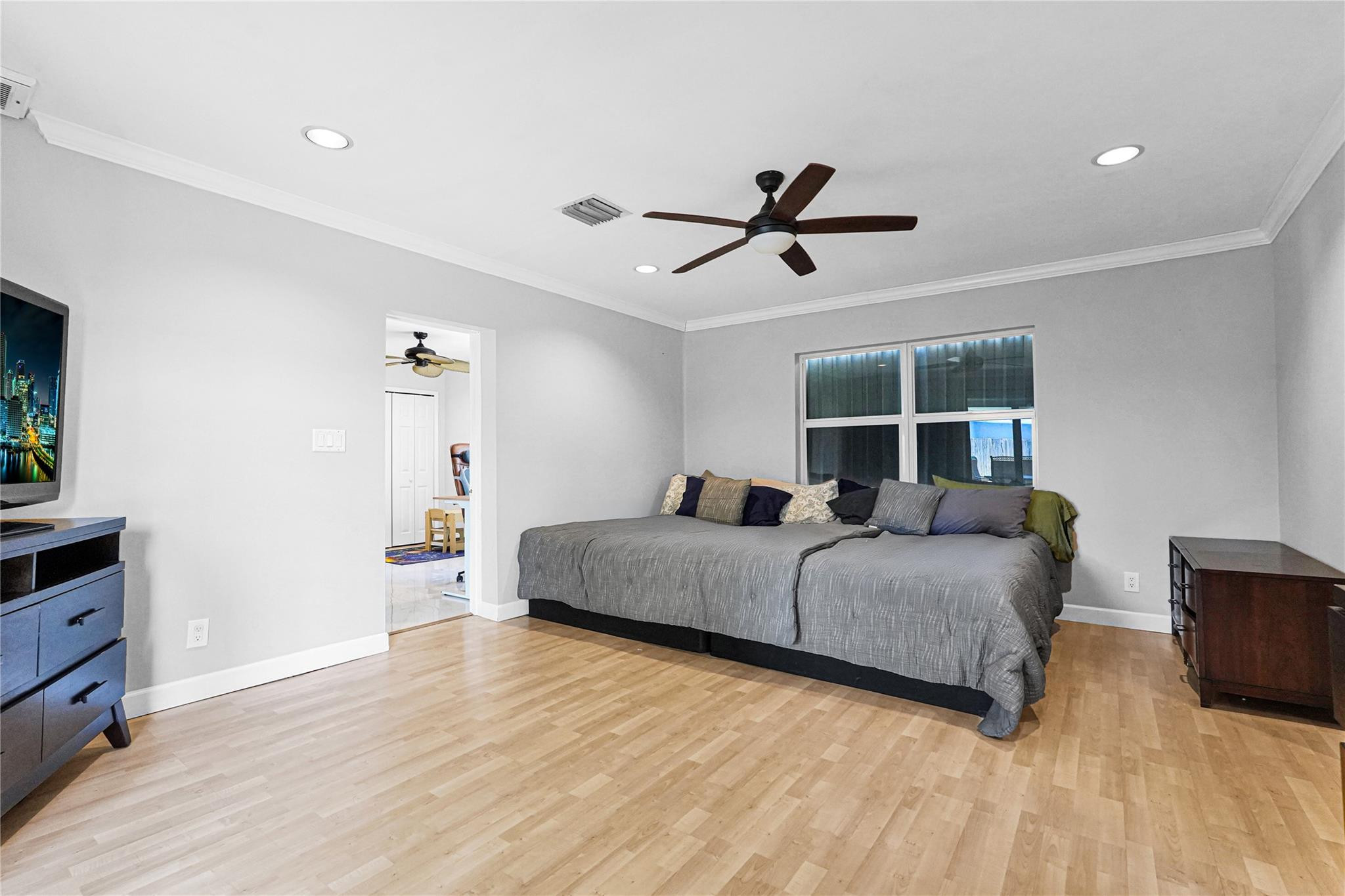 320 NW 51st Ct