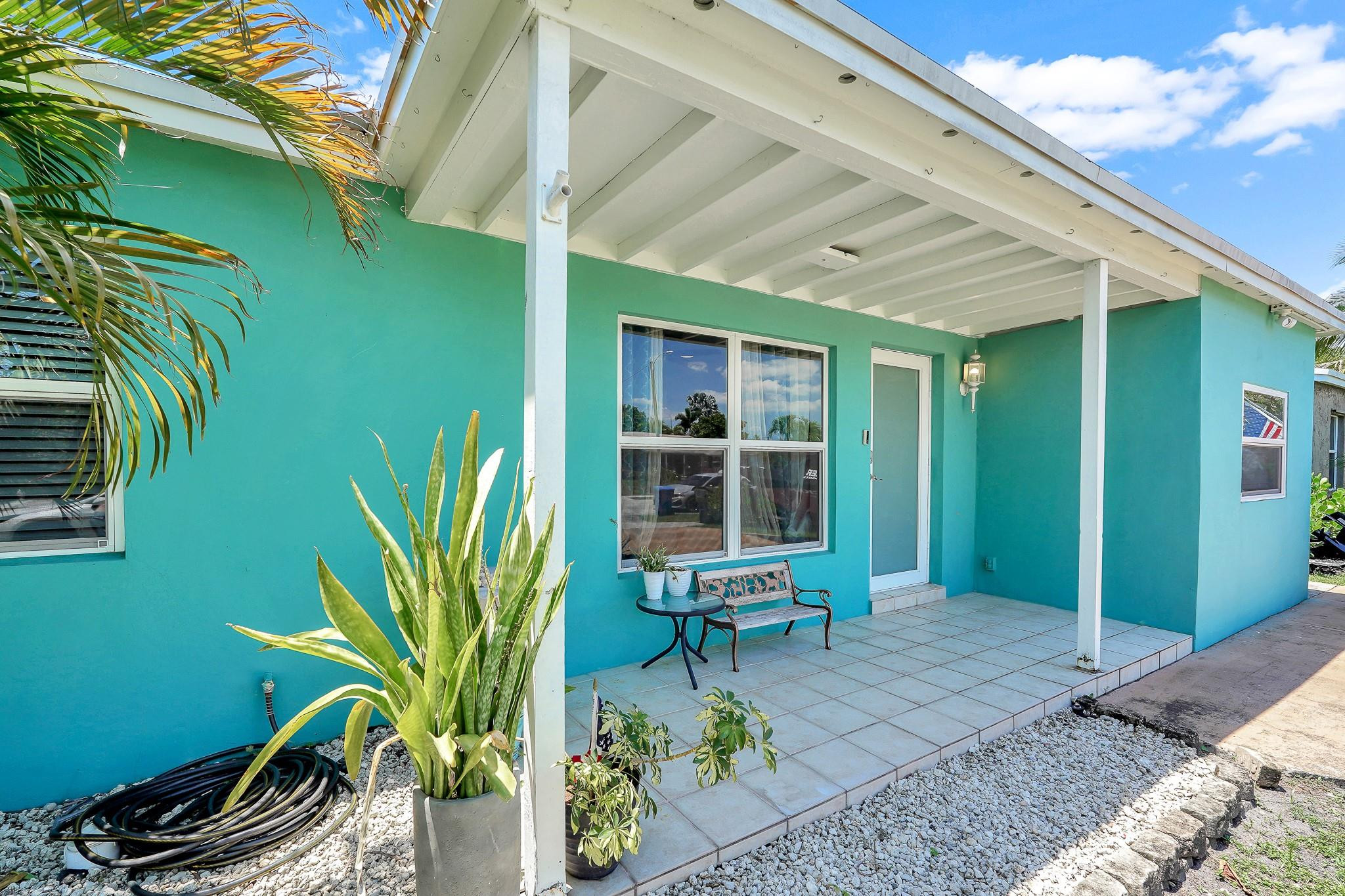 320 NW 51st Ct